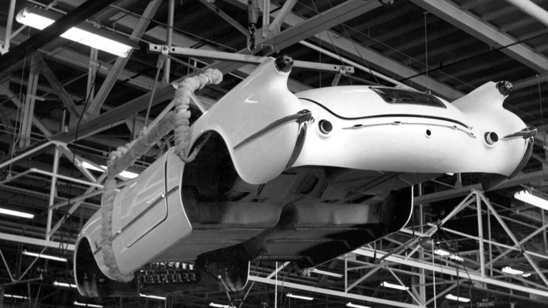 Illustration for article titled Celebrate The Corvette's 60th Birthday With These Historic Photos